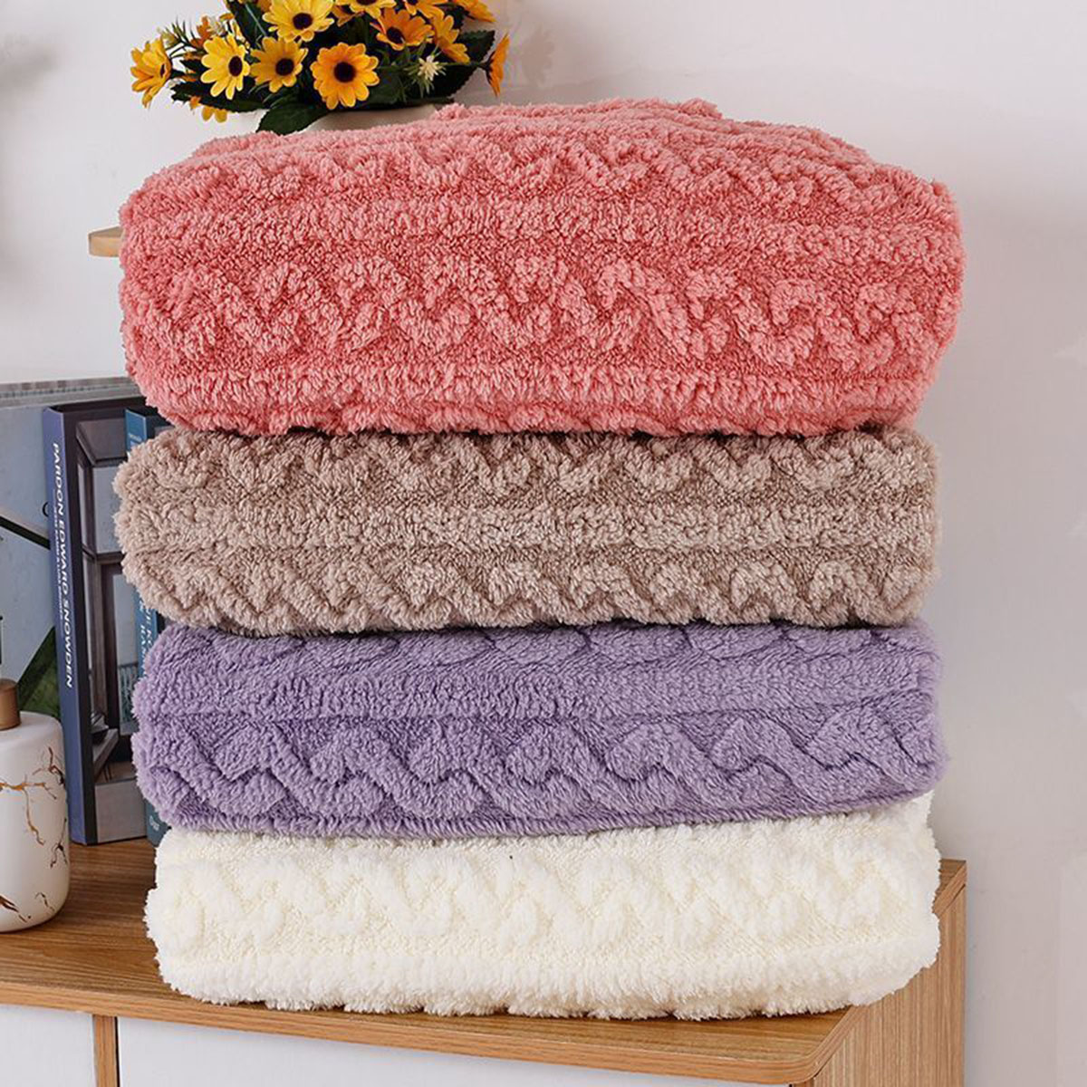 ชุดนอนผ้ากำมะหยี่คอรัลสำหรับฤด - Winter Clothing Essentials บทวิจารณ์และราคา